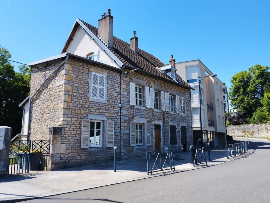 Les Glycines, Un Air De Campagne A La Ville Besançon Exteriör bild